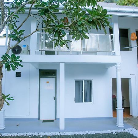 Anchorage Mirissa Hotel ภายนอก รูปภาพ