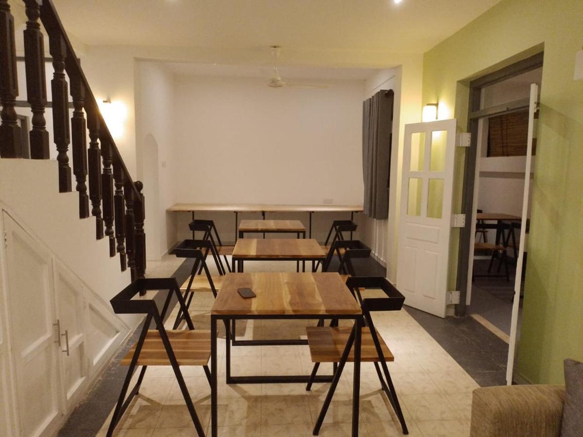 Anchorage Mirissa Hotel ภายนอก รูปภาพ