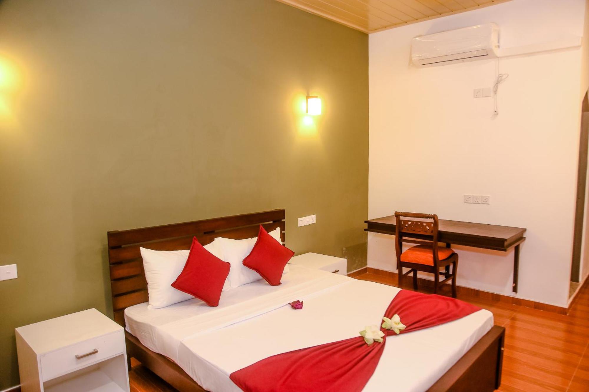 Anchorage Mirissa Hotel ภายนอก รูปภาพ